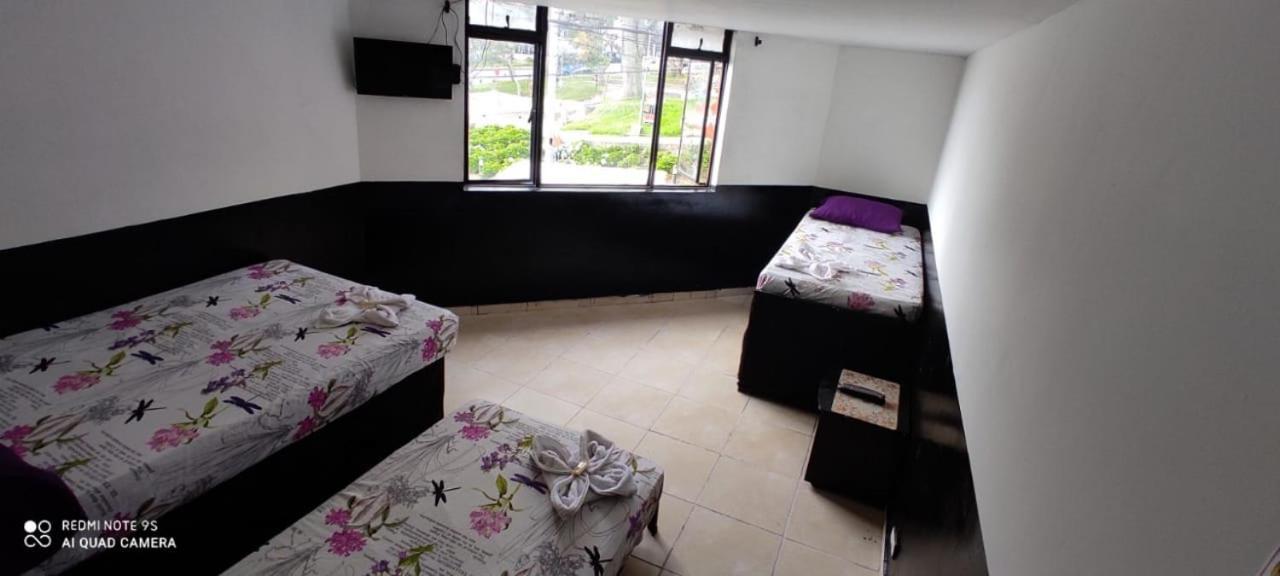 El Amanercer Parque Del Agua Residencia Muy Central Manizales Exterior foto
